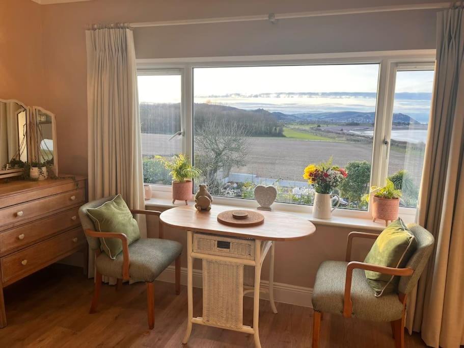 Blue Anchor House - Seaview, Hot Tub Apartments Exteriör bild