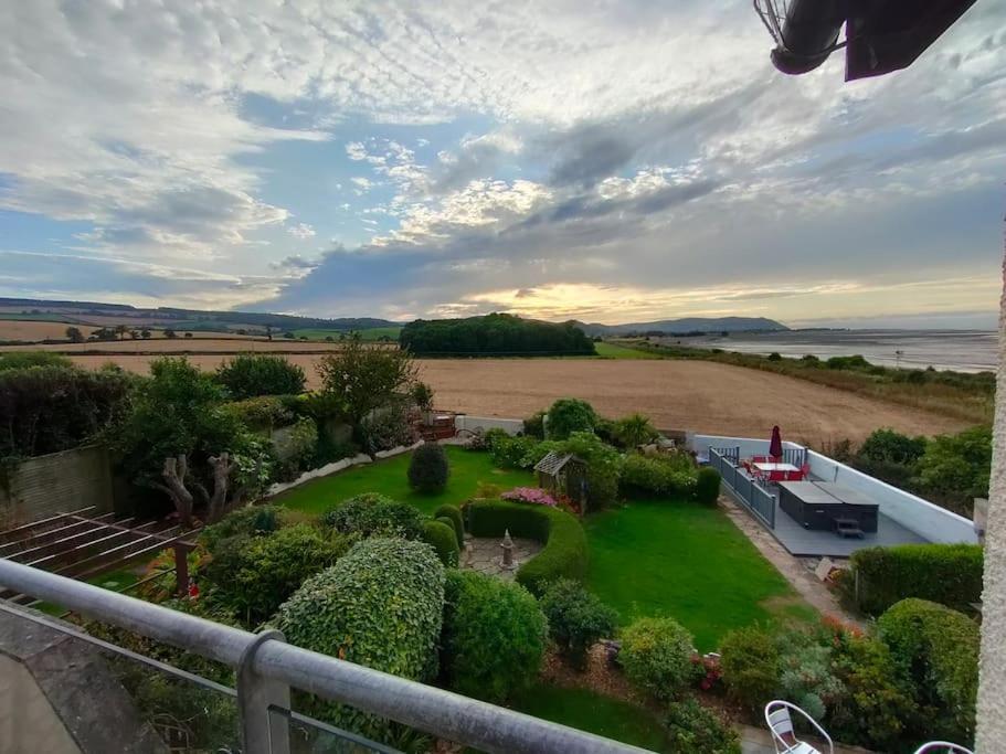 Blue Anchor House - Seaview, Hot Tub Apartments Exteriör bild