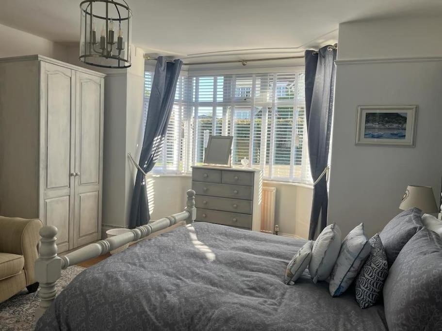 Blue Anchor House - Seaview, Hot Tub Apartments Exteriör bild