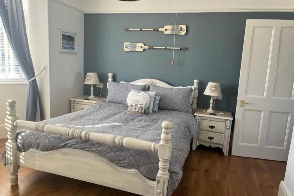 Blue Anchor House - Seaview, Hot Tub Apartments Exteriör bild