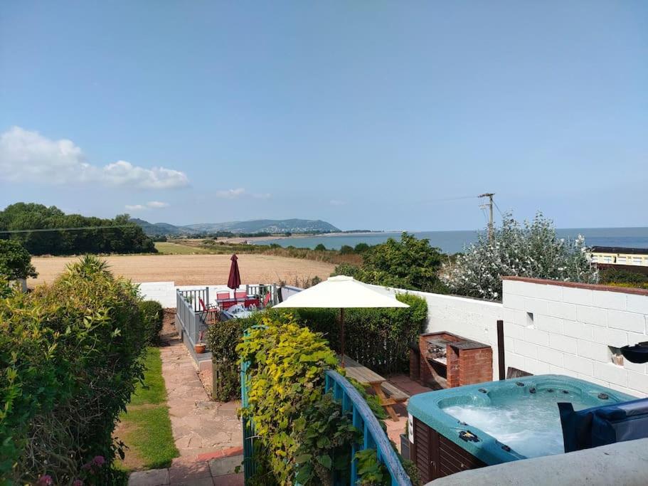 Blue Anchor House - Seaview, Hot Tub Apartments Exteriör bild