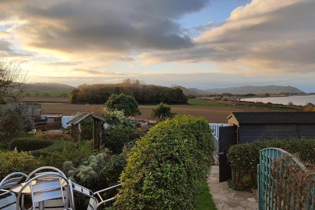 Blue Anchor House - Seaview, Hot Tub Apartments Exteriör bild