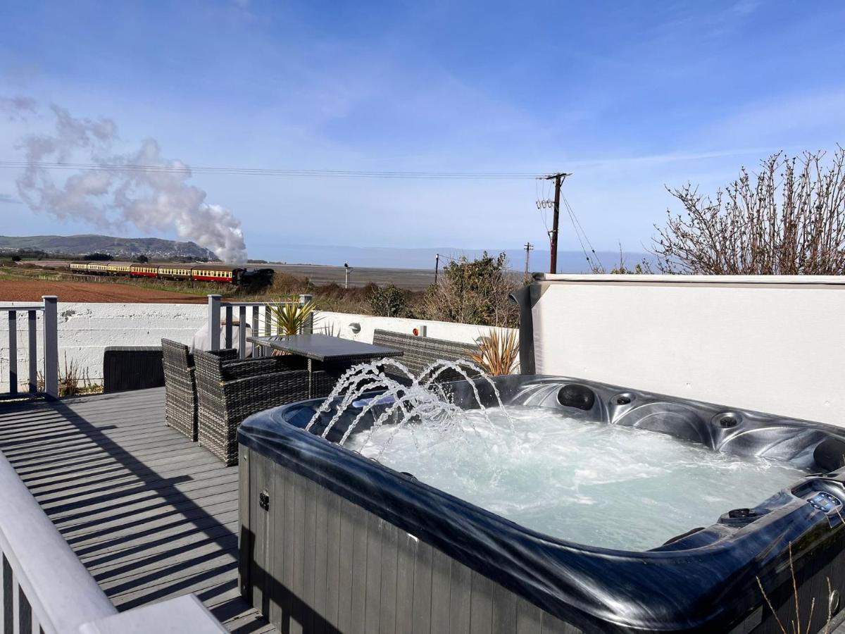 Blue Anchor House - Seaview, Hot Tub Apartments Exteriör bild