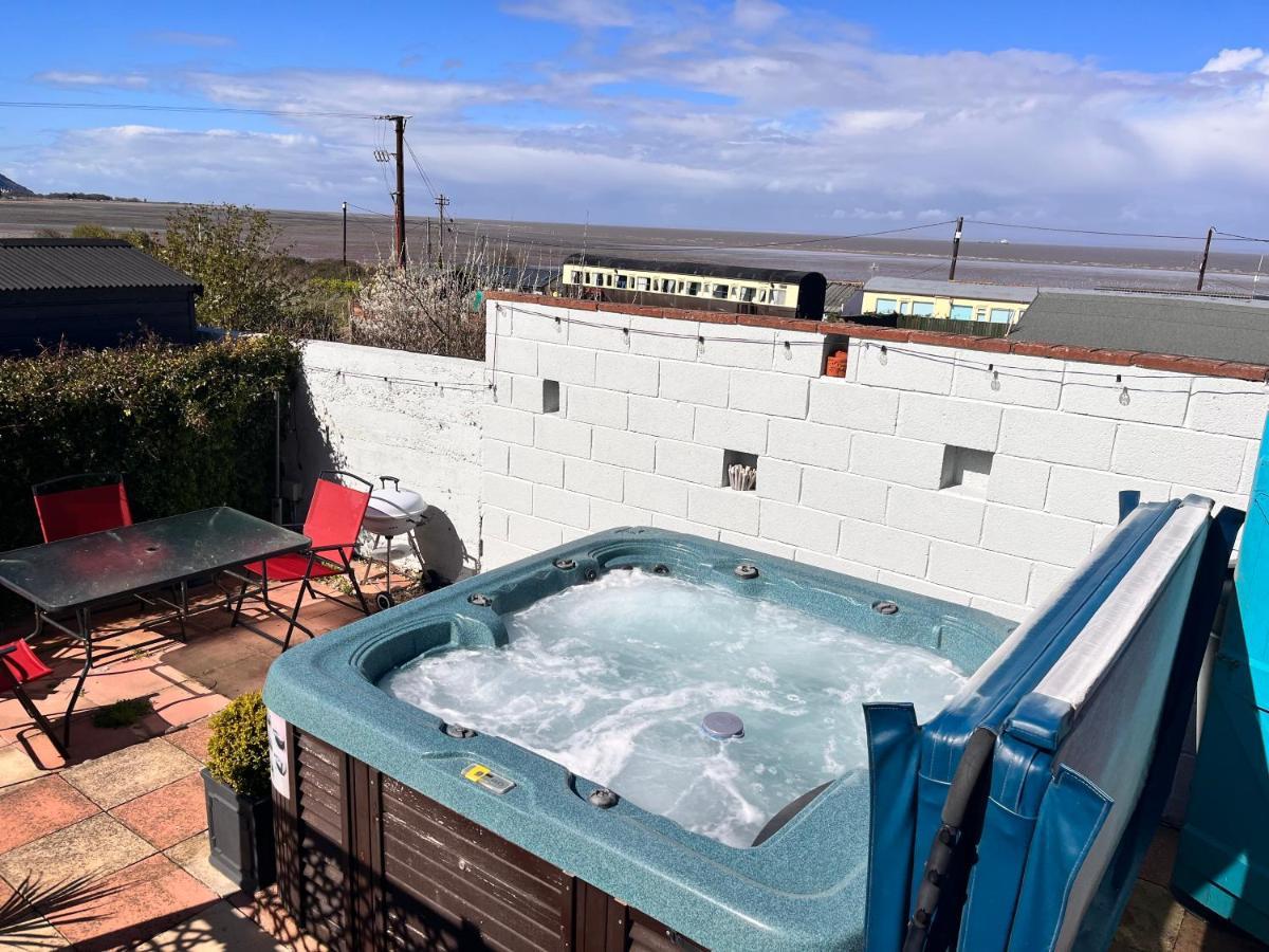 Blue Anchor House - Seaview, Hot Tub Apartments Exteriör bild