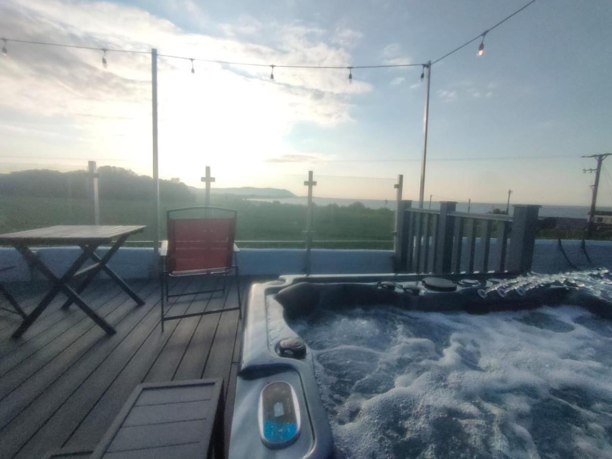 Blue Anchor House - Seaview, Hot Tub Apartments Exteriör bild
